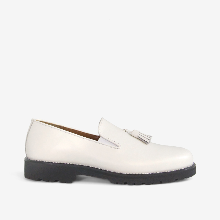 Tomo & Co / TUSSEL COCK SHOES / WHITE