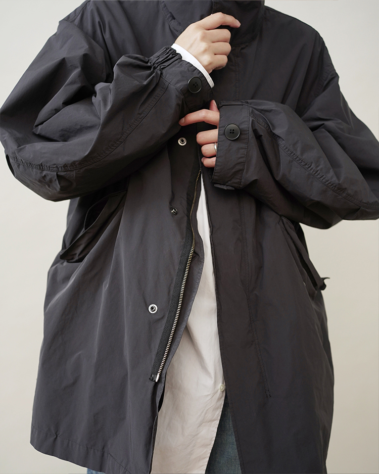 ATON AIR VENTILE SHORT MODS COAT チャコール04