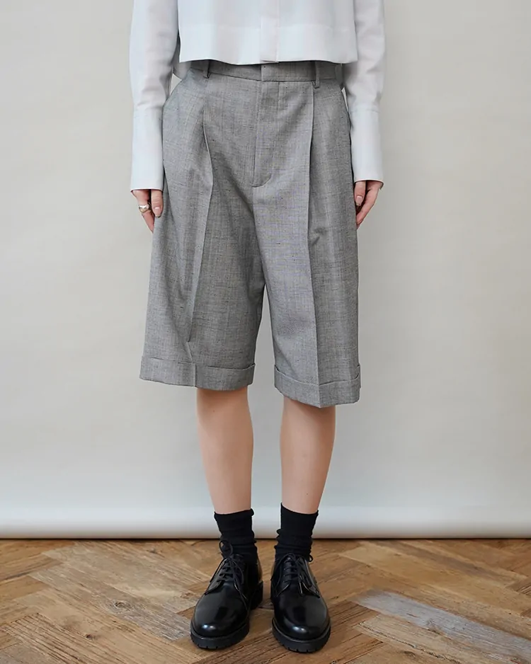 ATON (WOMEN) / WOOL LINEN SHARKSKIN WIDE PANTS / GRAY