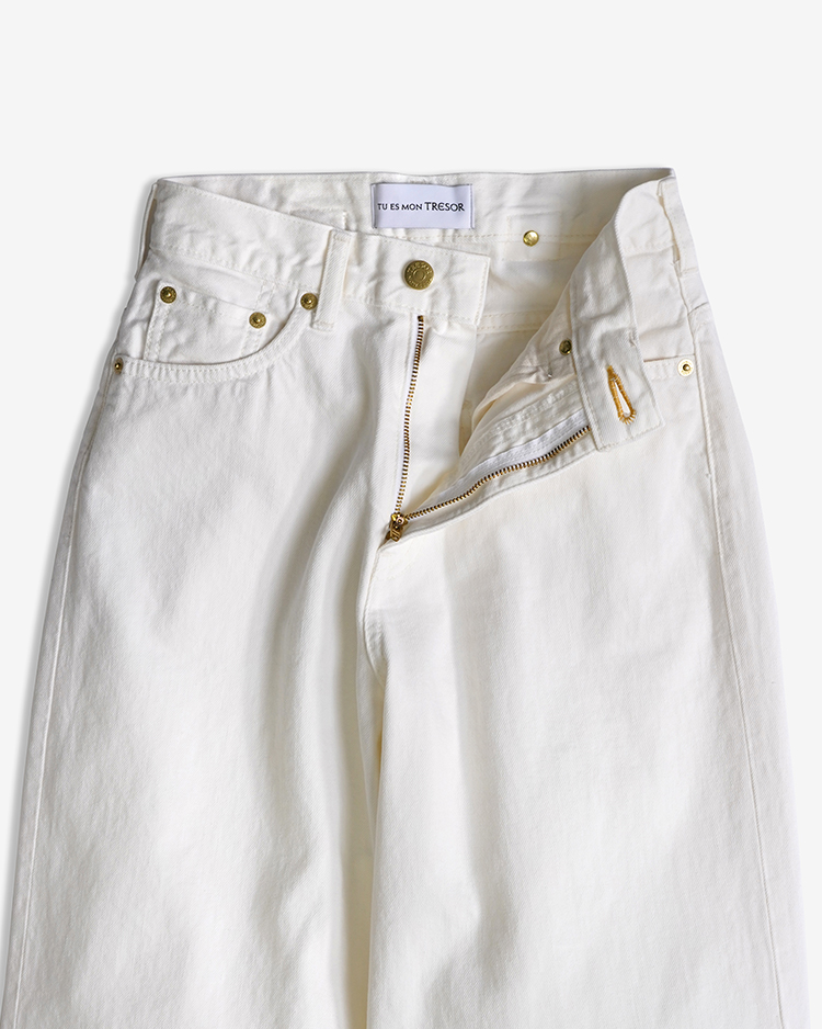 【数々のアワードを受賞】 Jean Topaz The / Tresor(トゥ・エ・モン mon es Tu | WHITE Pants