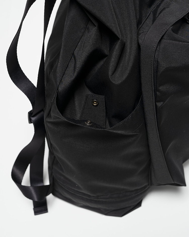 能登支援】激レア☆TNF Traverse Mountain Classic Mountain 能登支援】激レア☆TNF Traverse Mountain Classic Mountain