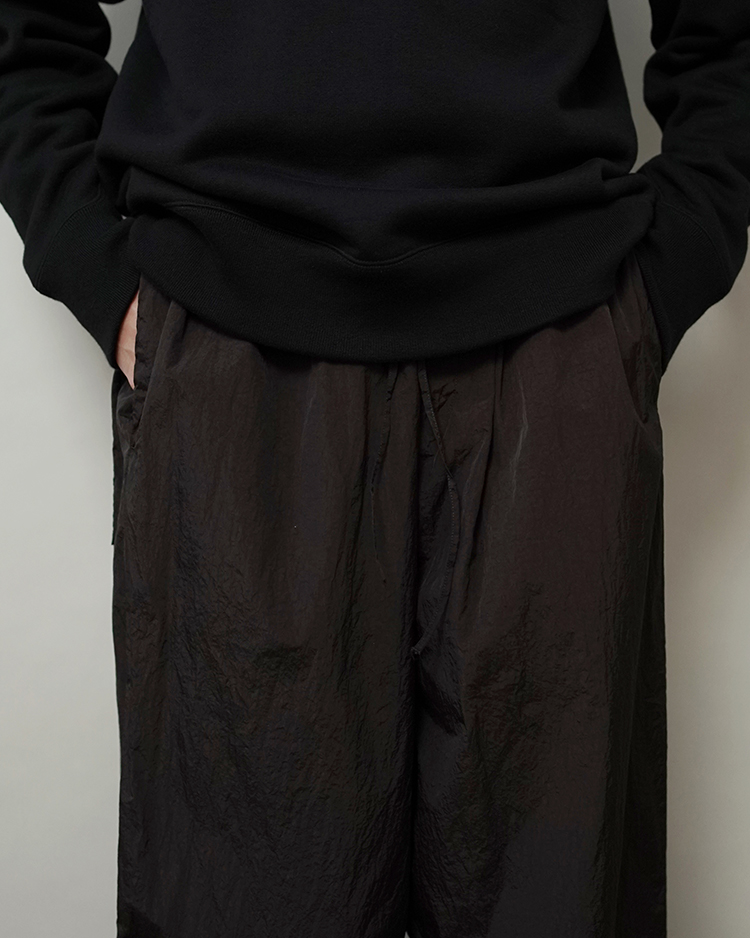HAND DYE NYLON OVER PANTS / BROWN | ATON (MEN)(エイトン