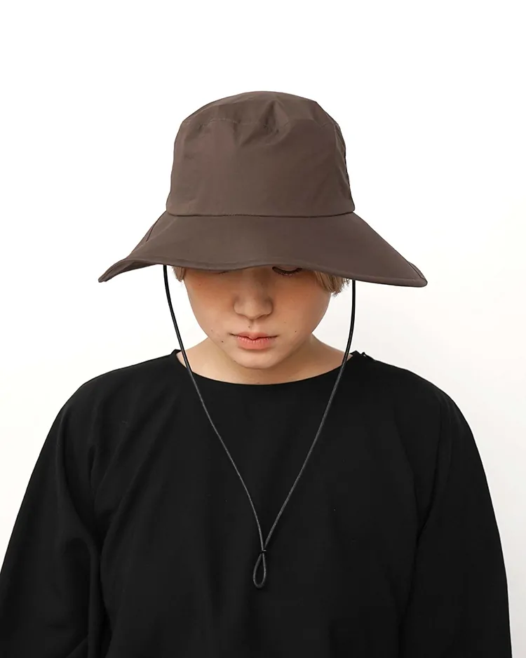 YLÈVE (WOMEN) / KIJIMA TAKAYUKI SUVIN COTTON TYPEWRITER HAT / BROWN