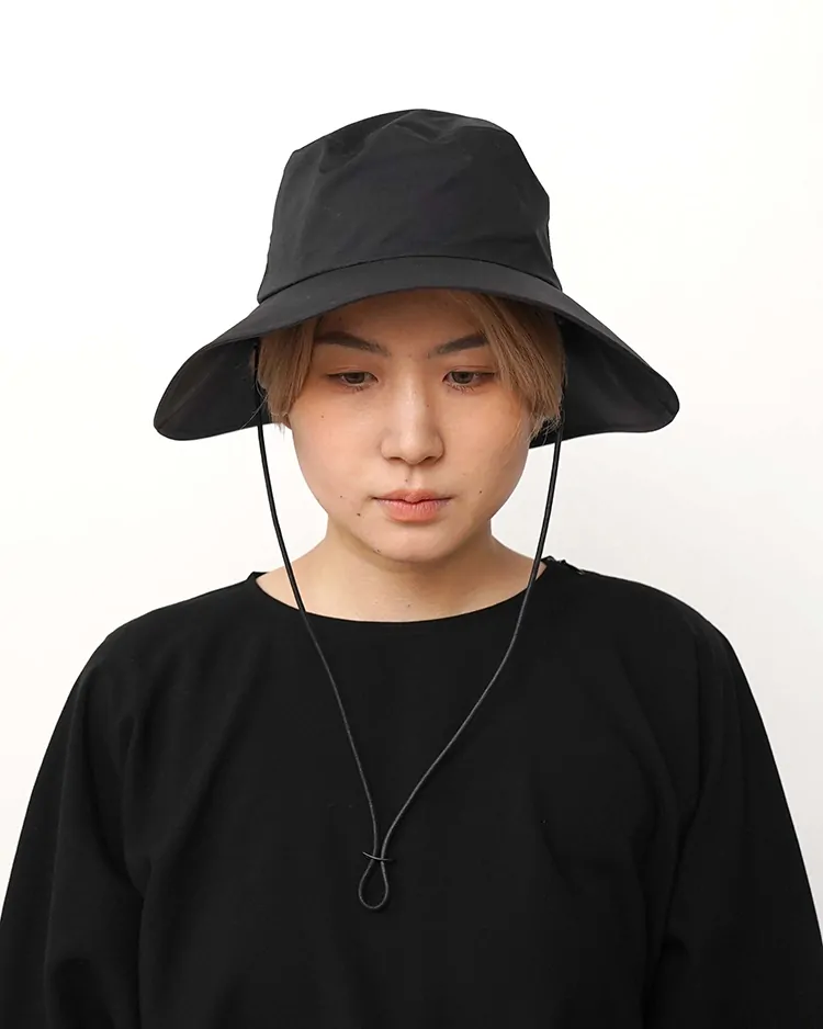 YLÈVE (WOMEN) / KIJIMA TAKAYUKI SUVIN COTTON TYPEWRITER HAT / BLACK