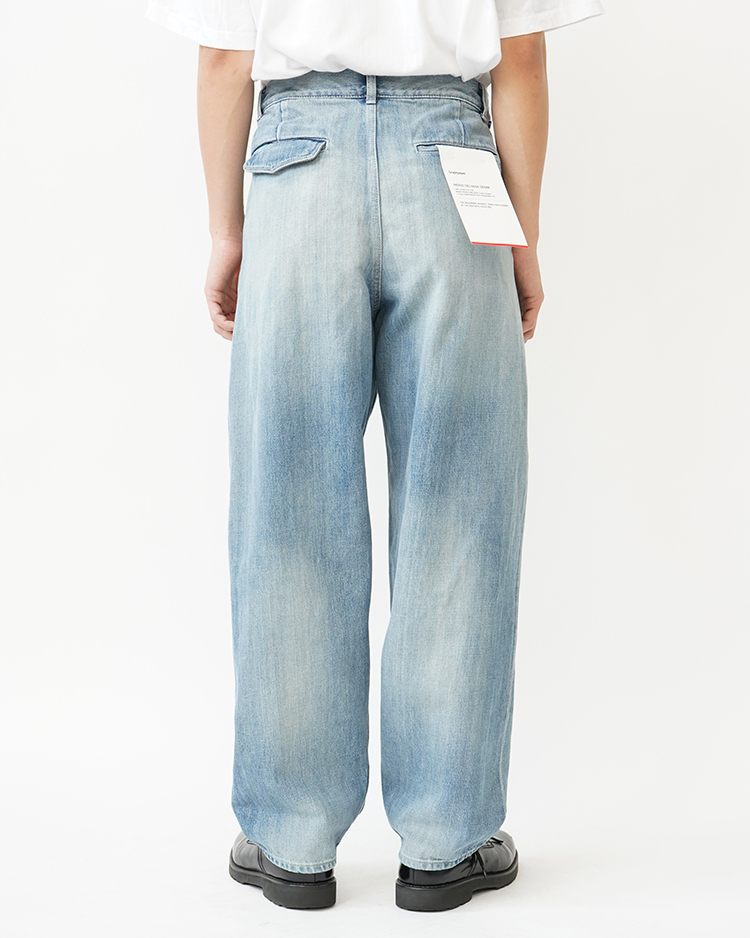 Selvage Denim Two Tuck Tapered Pants / INDIGO LIGHT FADE