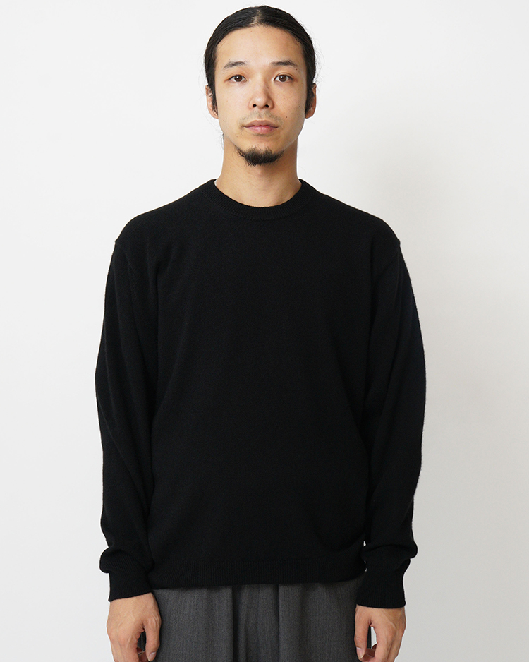 BATONER (MEN) / INNOCENT CASHMERE CREW NECK / SOLID BLACK