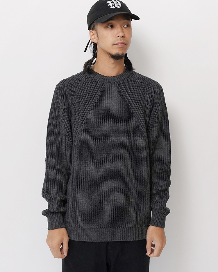 BATONER (MEN) / SIGNATURE CREW NECK / CHARCOAL