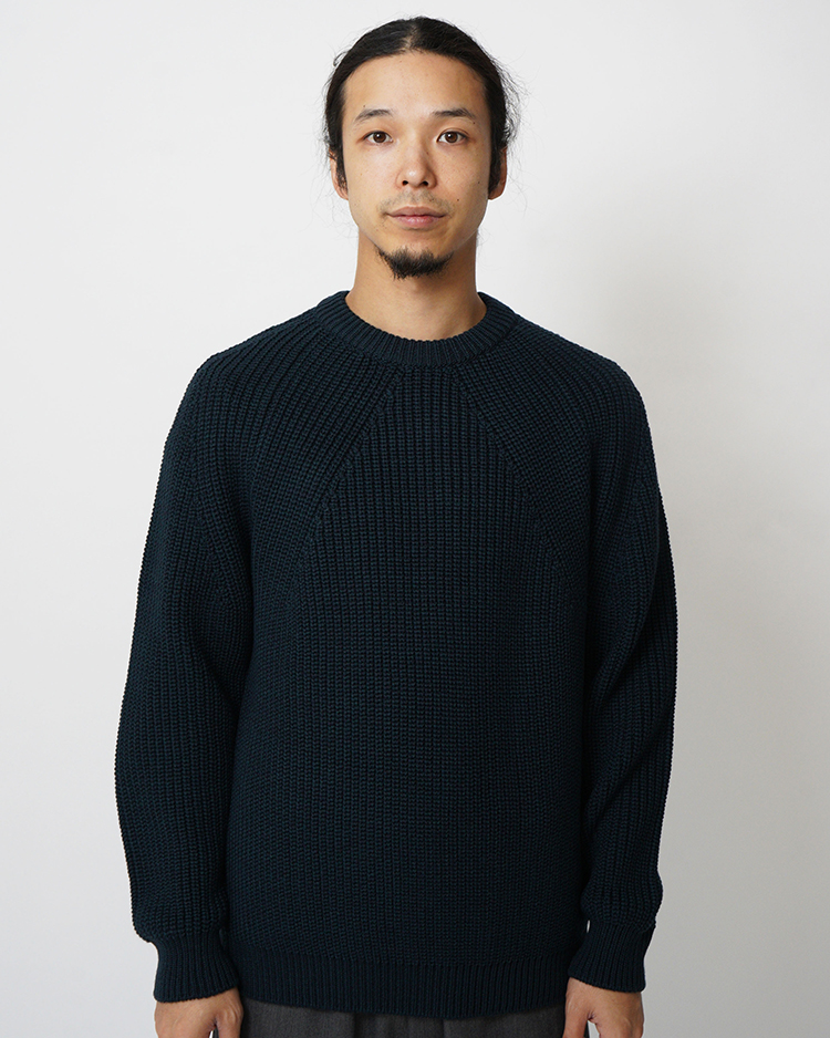 BATONER (MEN) / SIGNATURE CREW NECK / DARK GREEN × NAVY