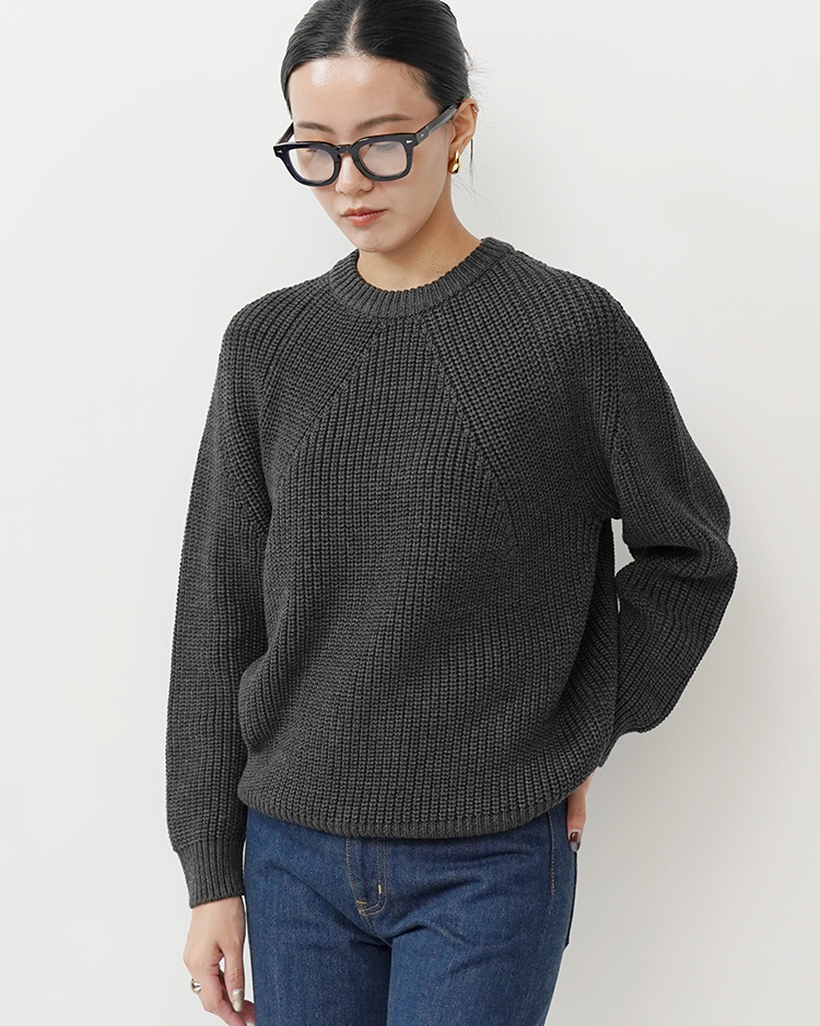 BATONER (WOMEN) / SIGNATURE CREW NECK / CHARCOAL
