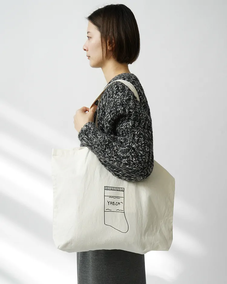 YAECA (WOMEN) / Print Bag M / NATURAL (SOCKS)