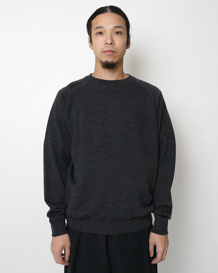 BATONER (MEN) / ALL WOOL URAKE CREW NECK / CHARCOAL