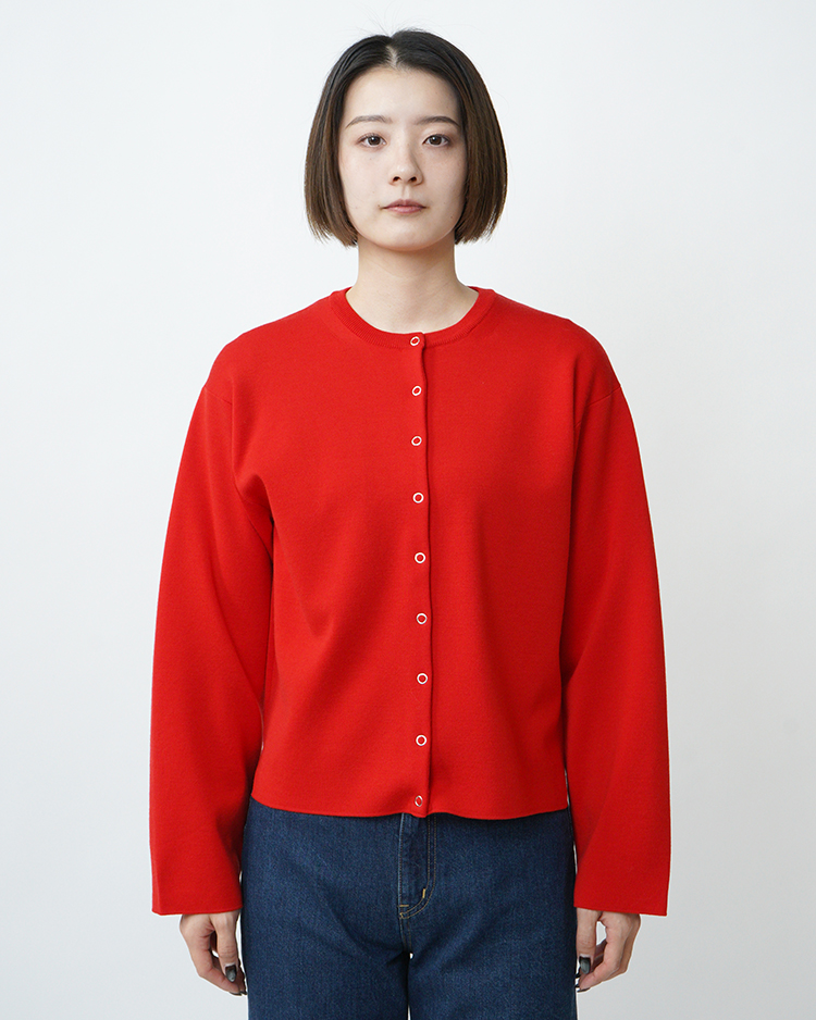 BATONER (WOMEN) / 32G SMOOTH WOOL CREW SNAP CARDIGAN / VERMILION