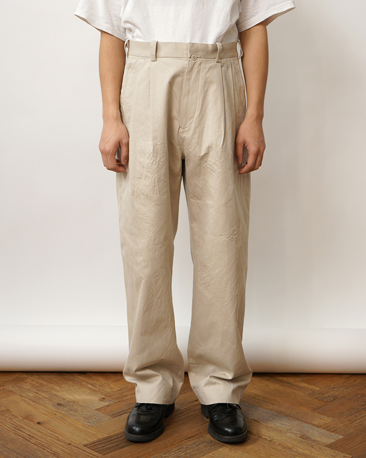 YAECA (MEN) / 2TUCK STRAIGHT - CHINO / BEIGE