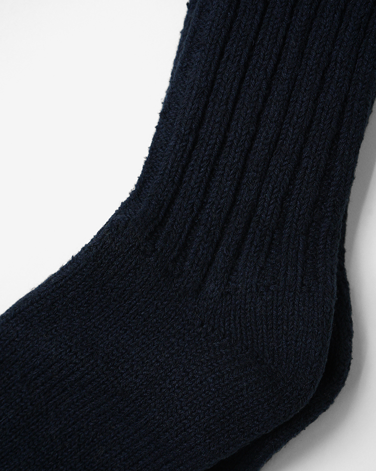 YAECA (MEN) / Cotton Silk Rib Socks / NAVY