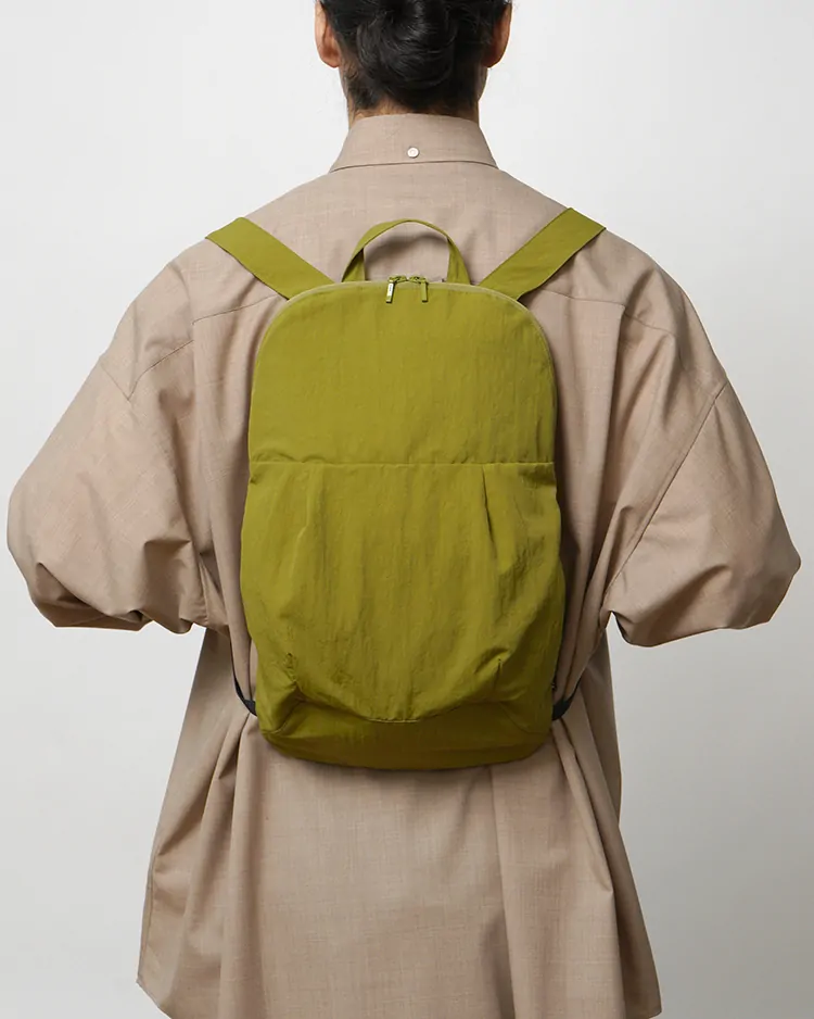 YAECA (MEN) / SCARAB BAG / KHAKI
