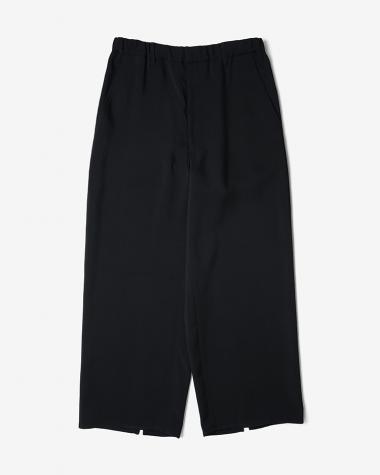 OVERCOAT / Wide Leg Trouser in Rayon Trocotine / BLACK