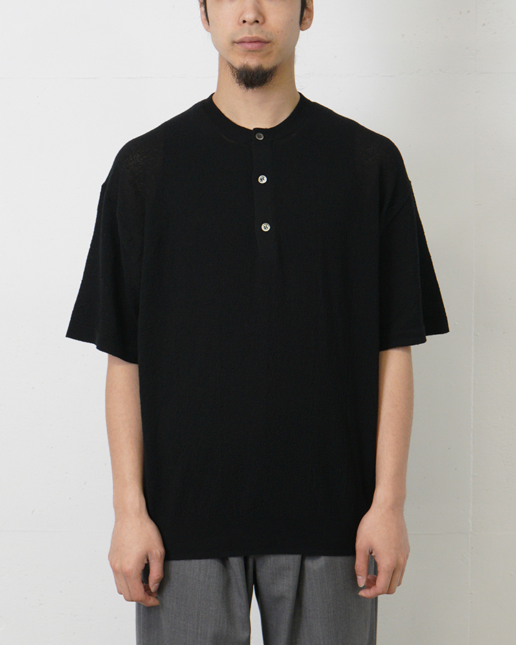 BATONER (MEN) / AMUNDSEN HENLEY NECK SHORT SLEEVE/ BLACK
