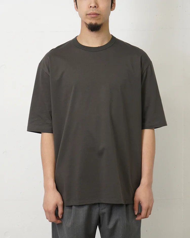 BATONER (MEN) / INNOCENT COTTON T-SHIRT / CHARCOAL
