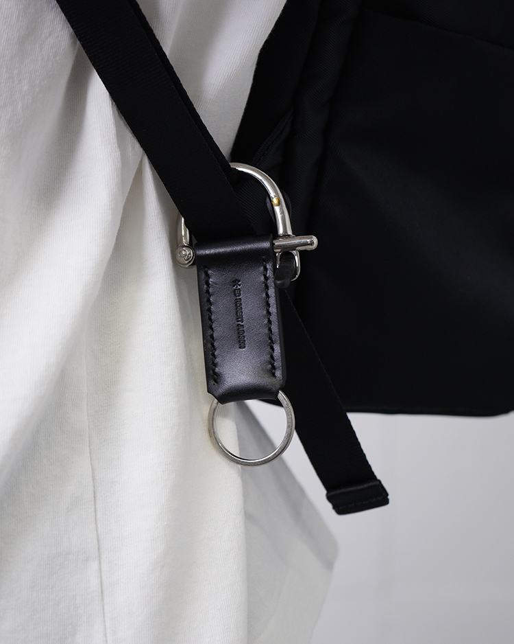 ED ROBERT JUDSON / MARKA - karabiner key holder / BLACK