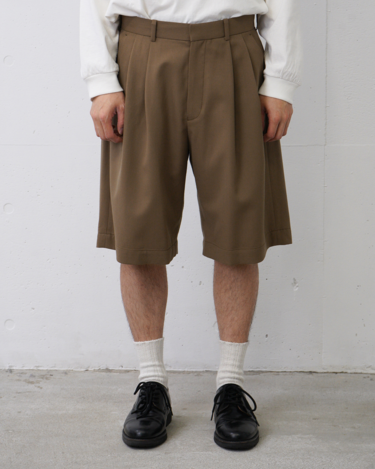 Dice&Dice / HIGH COUNT GABARDINE TWO-TUCK  SHORTS  / TAUPE