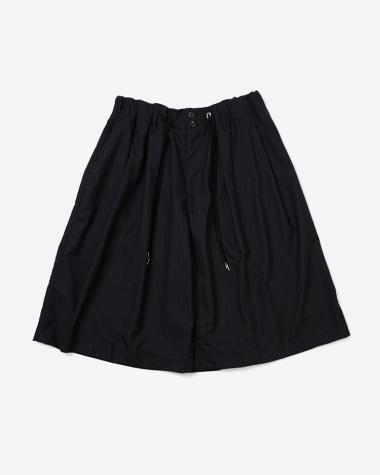 Sillage / circular short pants black stripe 