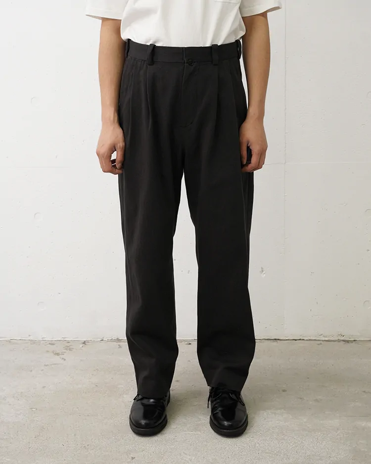 YAECA (MEN) / CHINO - TWO TUCK STRAIGHT / CHARCOAL