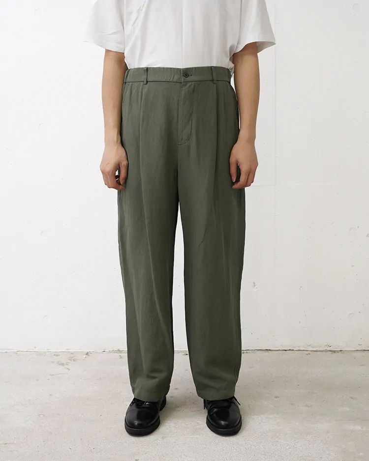 ATON (MEN) / COTTON LINEN VOILE LOOSE PANTS / KHAKI