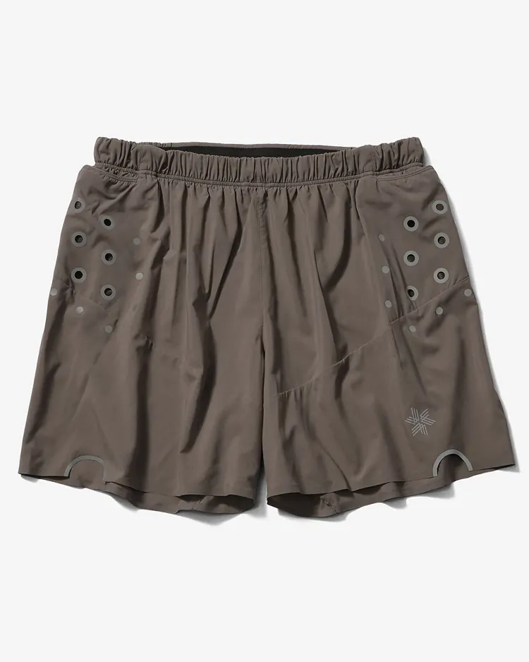 Goldwin 0 / Breathable Active Gleam Shorts / IRON (6B)