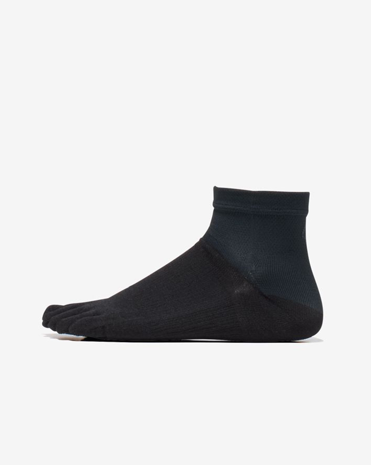 Goldwin / P/F 5TSHORT SOCKS / BLACK (BK)