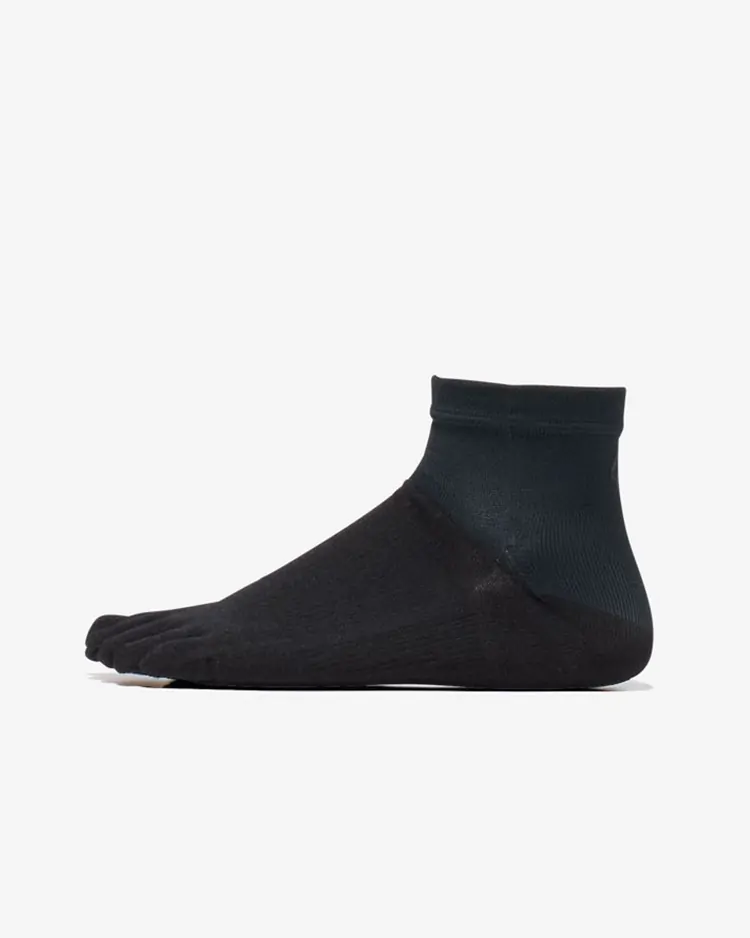 Goldwin / P/F 5TSHORT SOCKS / BLACK (BK)