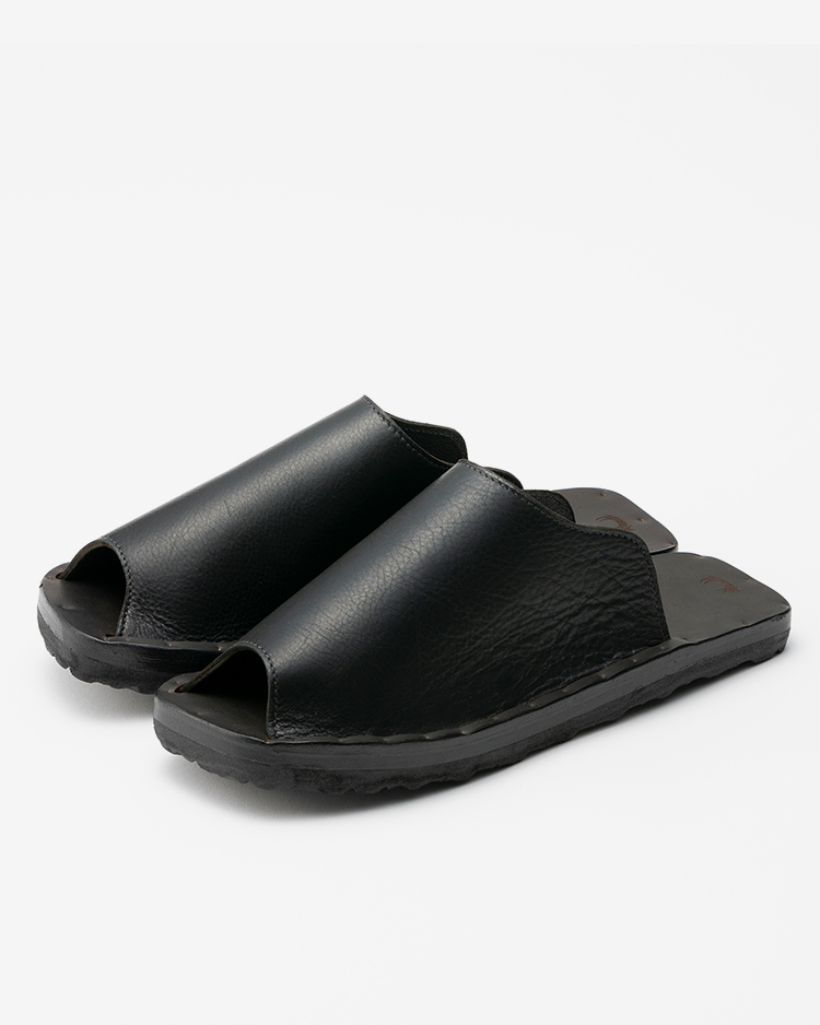 Jutta Neumann / KAHTAN(MEN) / BLACK WYOMING