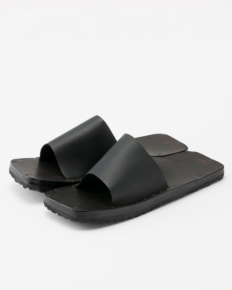 Jutta Neumann / SIMONE SQUARE (MEN) / BLACK DUBLIN