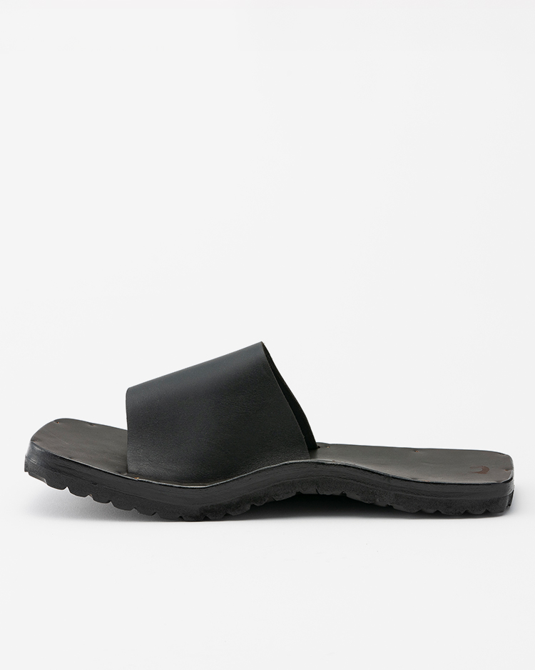 Jutta Neumann / SIMONE SQUARE (MEN) / BLACK DUBLIN