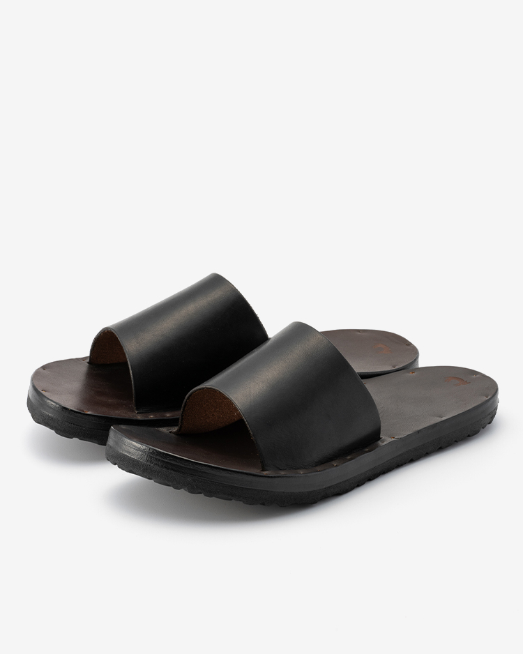 Jutta Neumann / SIMONE (MEN) / BLACK LATIGO