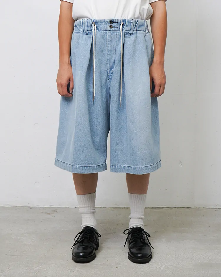 Sillage / circular short pants denim bleached
