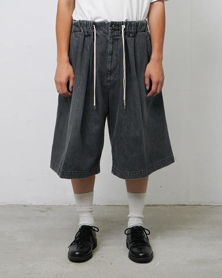 Sillage / circular short pants black denim bleached