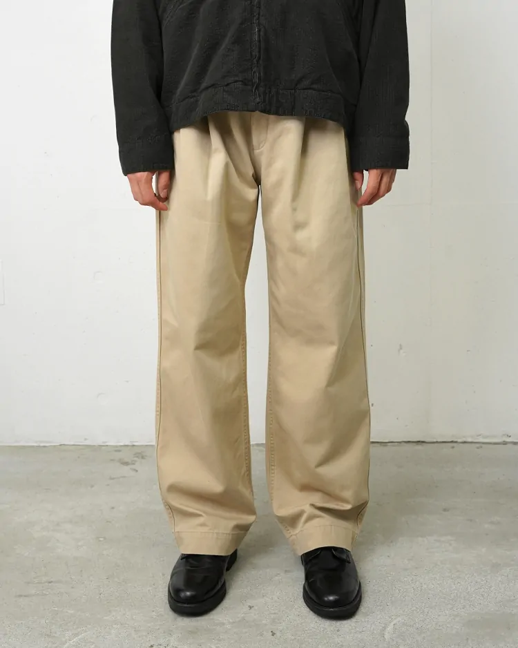 Dice&Dice / TWO-TUCK CHINO TROUSERS / KHAKI		