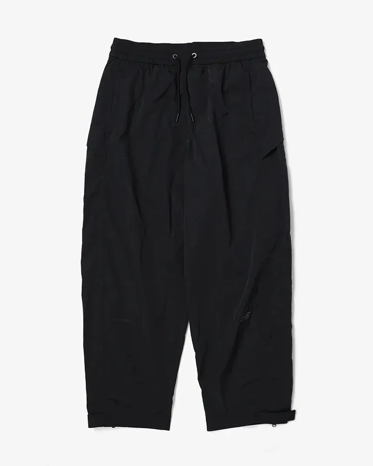 NEW BALANCE / NYLON WIDE TAPERED PANTS / MB6106RX / BLACK