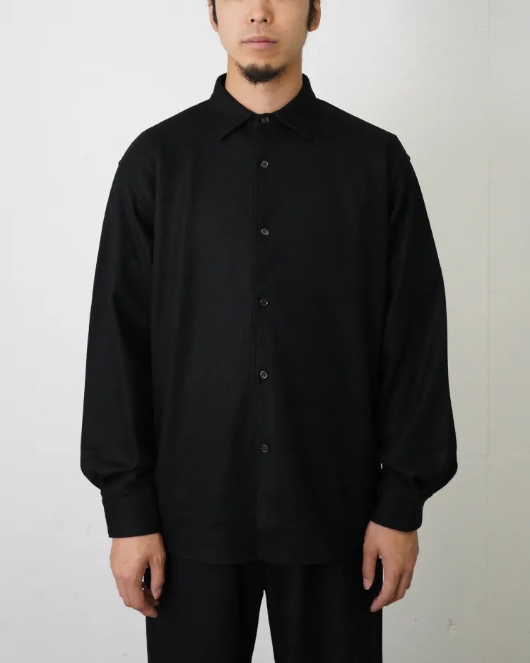 BATONER (MEN) / MILLED SMOOTH WOOL REGULAR COLLAR SHIRT / BLACK