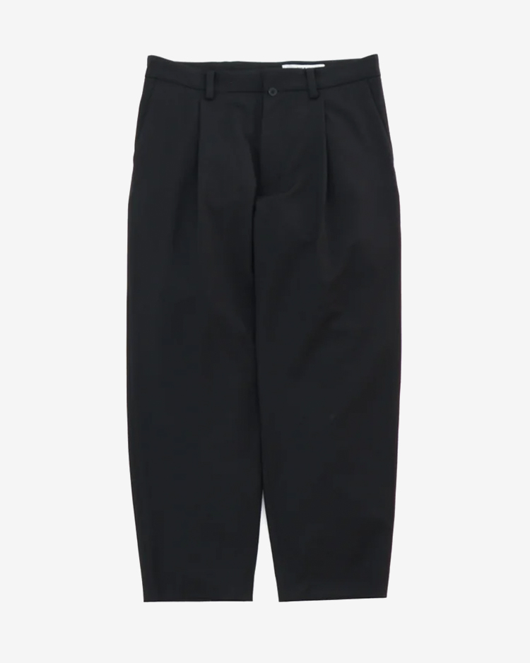 YAECA (MEN) / 2-Way Tuck Tapered Trousers / BLACK