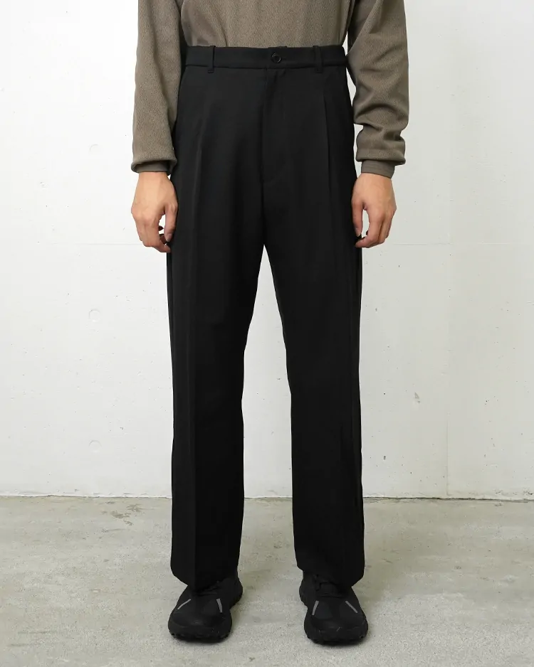 Goldwin / One tuck  Straight Wool Pants / BLACK(BK)