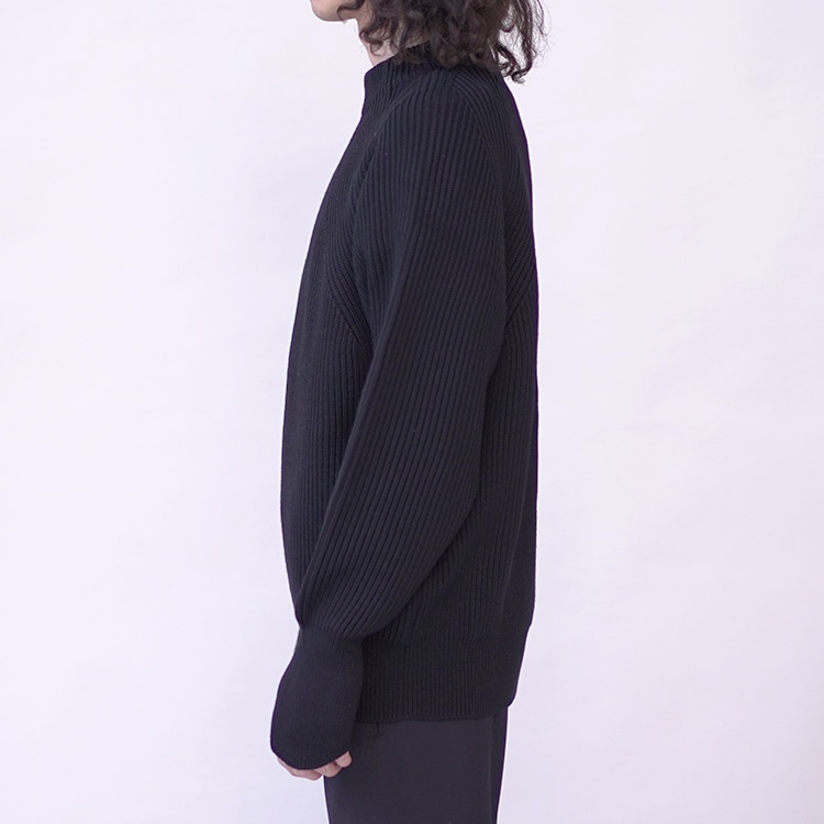 BATONER / SIGNATURE FINGER HOLE MOCK NECK