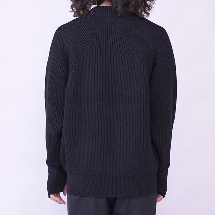 BATONER / SIGNATURE FINGER HOLE MOCK NECK