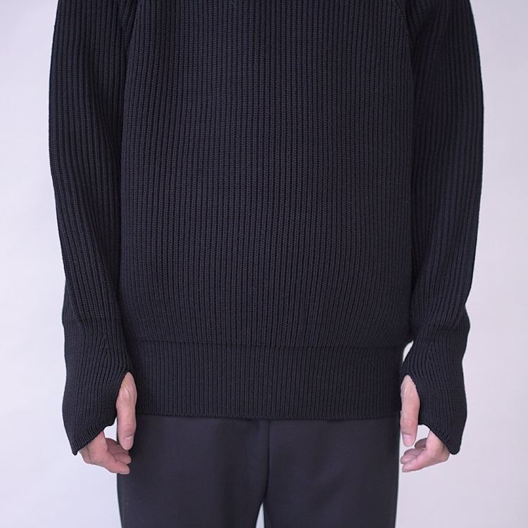 BATONER / SIGNATURE FINGER HOLE MOCK NECK
