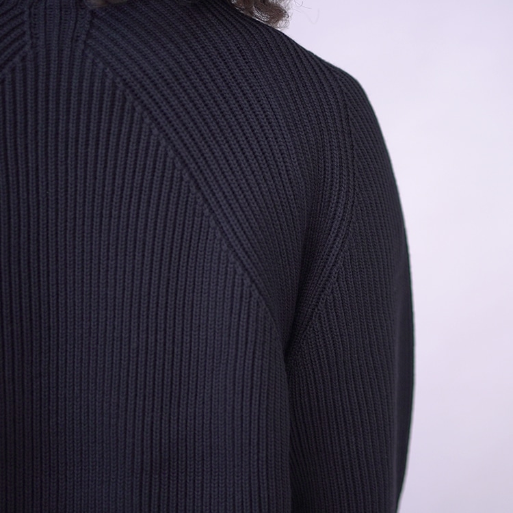 BATONER / SIGNATURE FINGER HOLE MOCK NECK