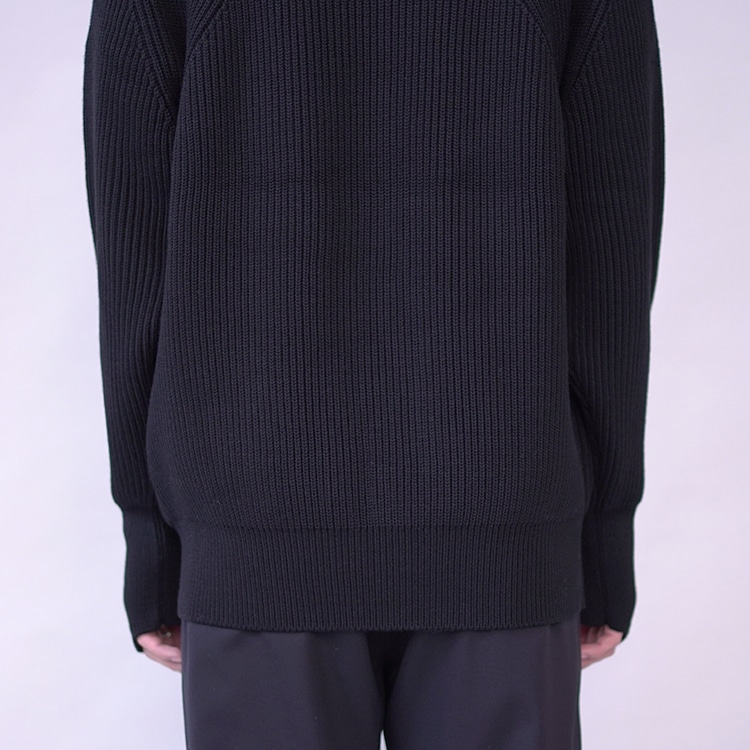 BATONER / SIGNATURE FINGER HOLE MOCK NECK